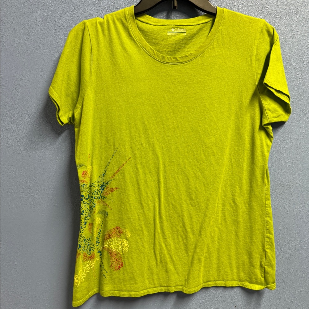 COLUMBIA CHARTREUSE GREEN TEE LADIES SIZE LARGE (SNUG FIT)